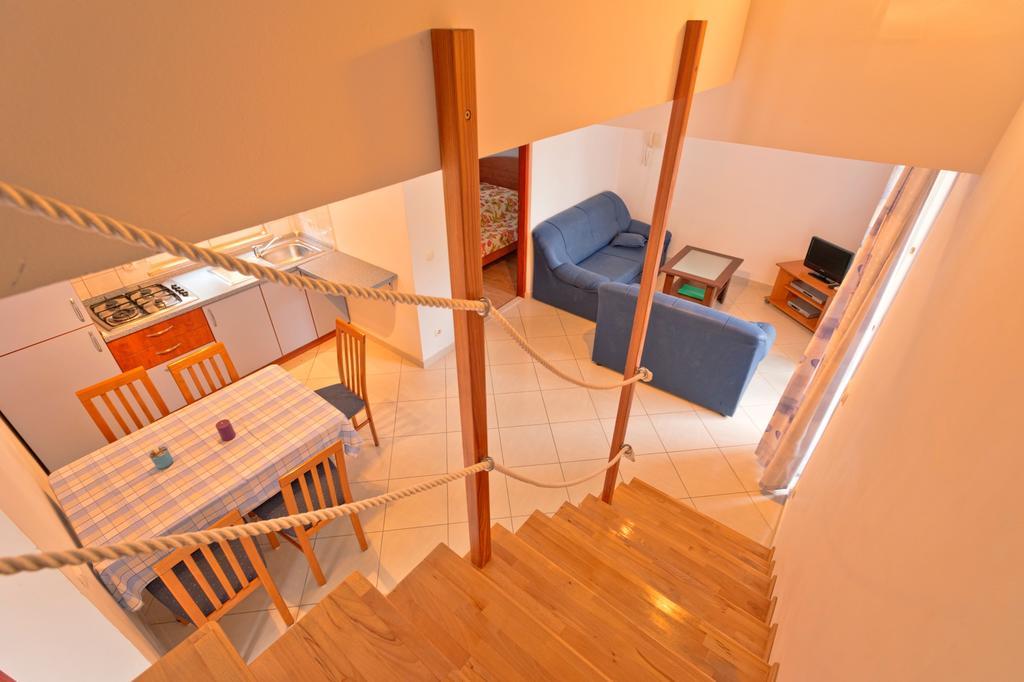 Apartments Nautic Zavala Ngoại thất bức ảnh