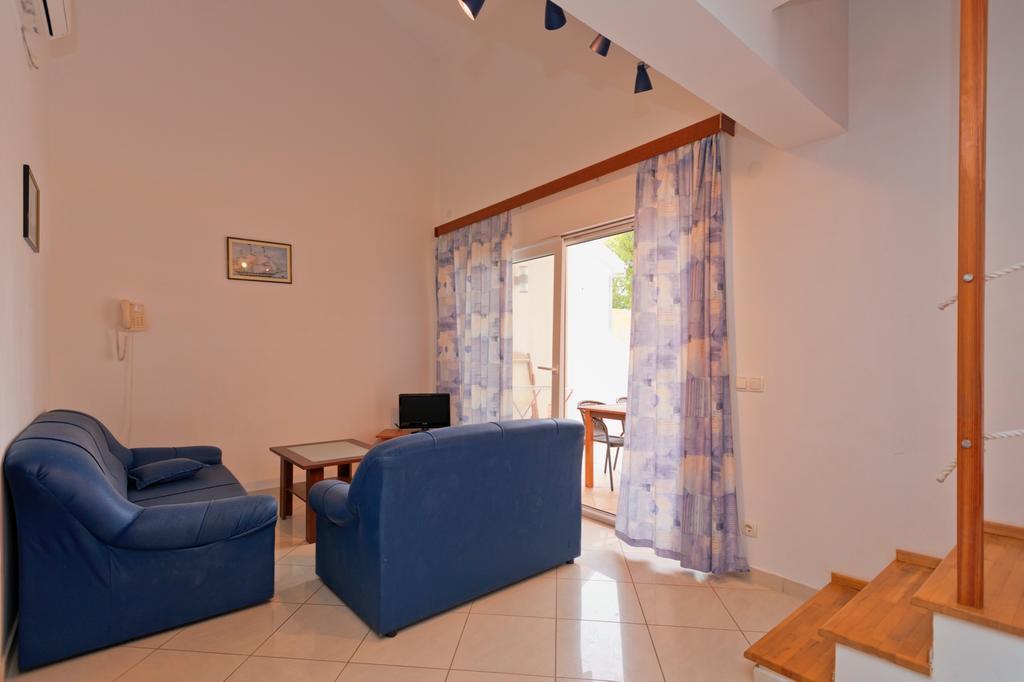 Apartments Nautic Zavala Ngoại thất bức ảnh