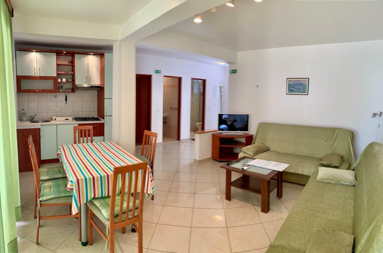 Apartments Nautic Zavala Ngoại thất bức ảnh