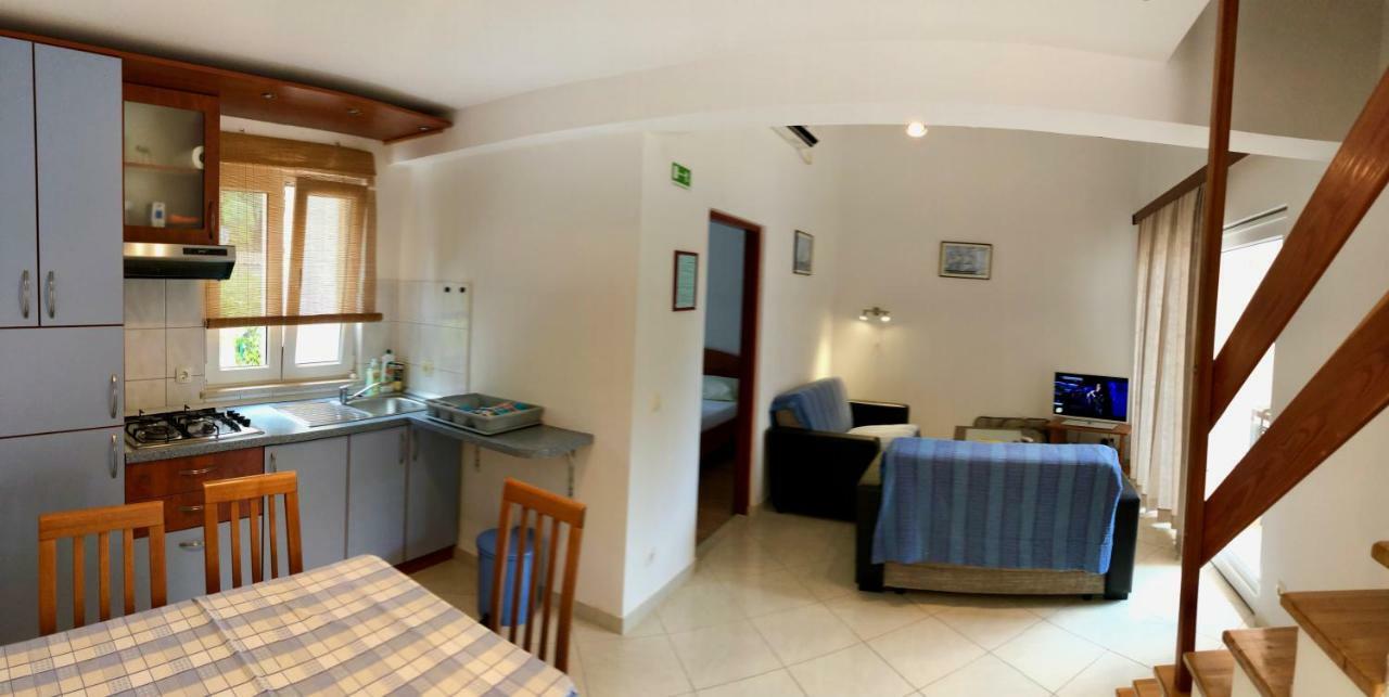 Apartments Nautic Zavala Ngoại thất bức ảnh