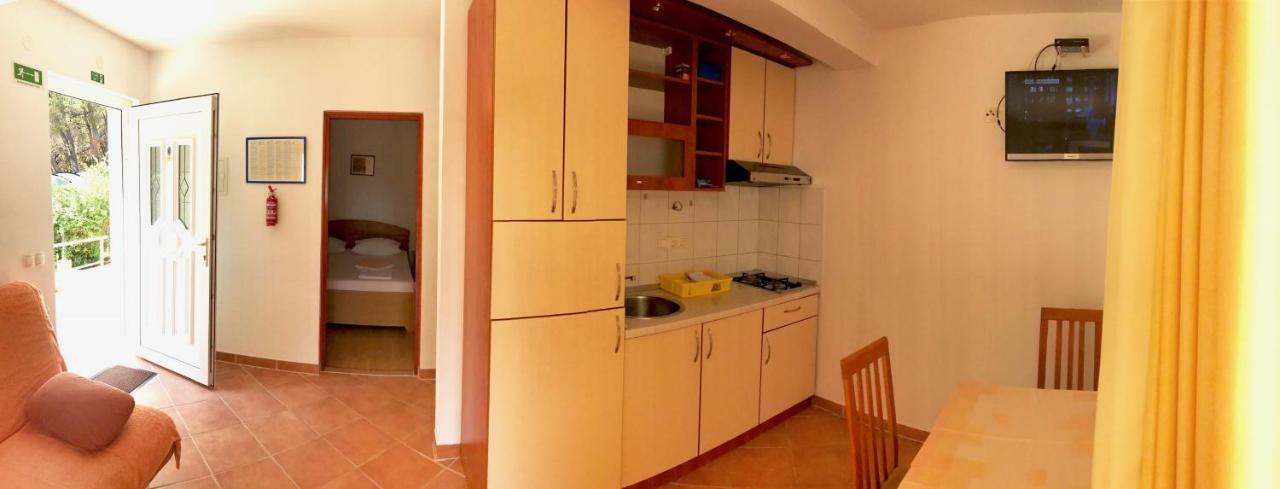 Apartments Nautic Zavala Ngoại thất bức ảnh